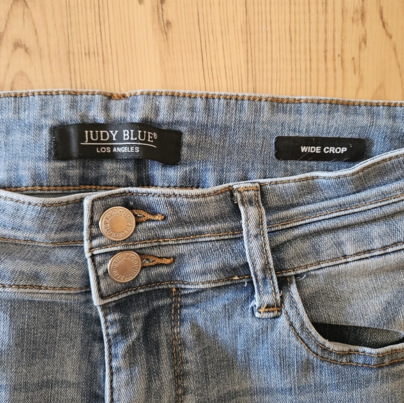 Judy Blue Women's Wide Crop Jeans - Picture 3 of 8